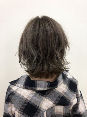 外ハネウェーブヘア