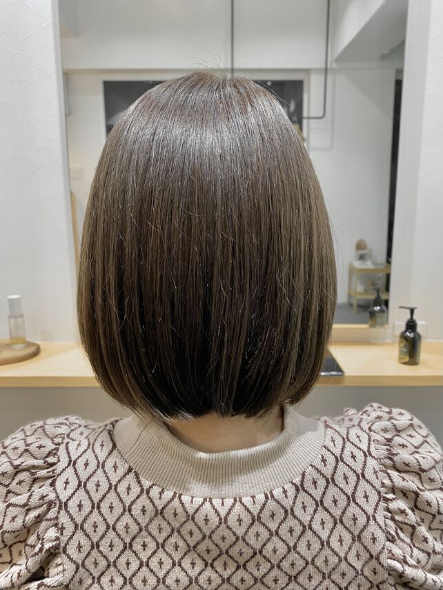 うる艶グレージュボブ